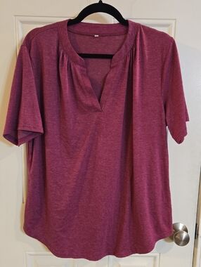 Women's Split Neck Short Sleeve Top - Heather Raspberry